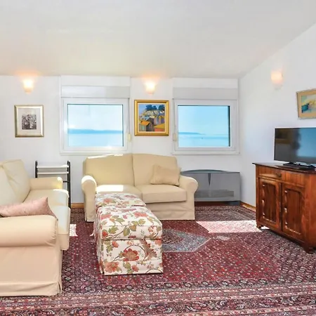 شقة Lovely In With House Sea View