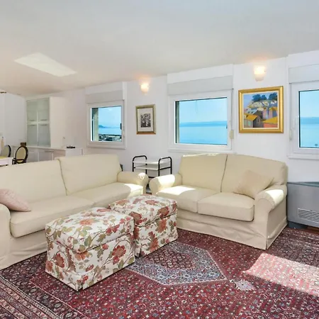 Lovely In With House Sea View شقة